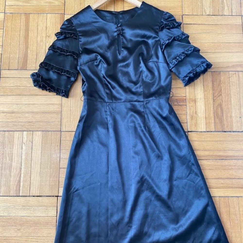 Black Stain Dress with Ruffle Sleeves | Size S
